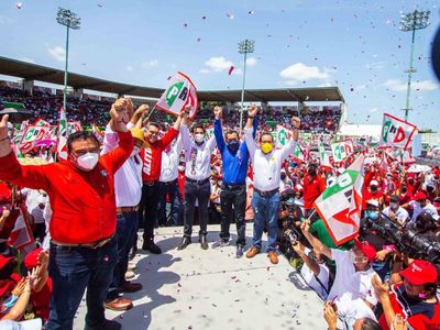 Christian Castro cierra campaña en Campeche, a la sombra de su tío Alejandro Moreno
