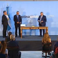 Tras la salida de María Eugenia Bielsa, Jorge Ferraresi juró como nuevo ministro