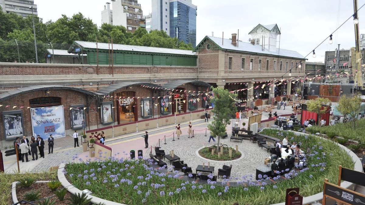 Distrito Arcos Premium Outlet de Palermo. Ciudad Autónoma de Buenos Aires. Fuente: (Twitter)