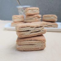 Libritos hojaldrados fáciles y económicos: una receta ideal para el mate, sin gastar en la panadería