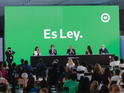Argentina es verde: Promulgan ley de legalización y despenalización del aborto