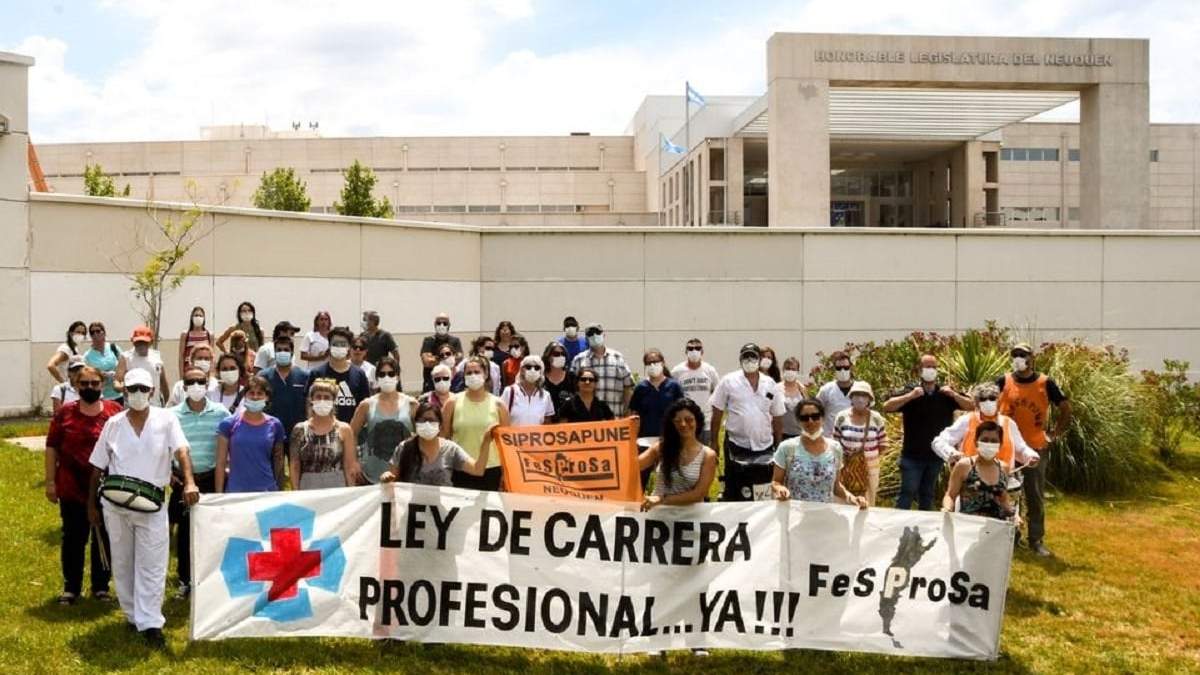 Siguen exigiendo la Ley de Carrera Profesional de Salud. Fuente: (Facebook)
