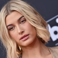 Hailey Baldwin se cansó y desmintió los rumores de sus supuestos retoques faciales en Instagram