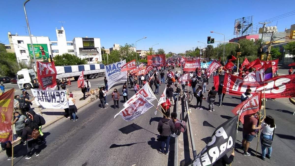 Manifestación bloquea el tránsito en la Ruta 22. Fuente: (Twitter)