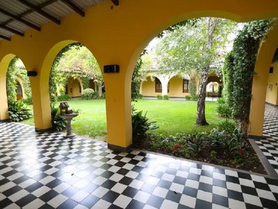 Cesantean a un operador del SIEN por estafa y a una técnica hospitalaria por abandono de cargo
