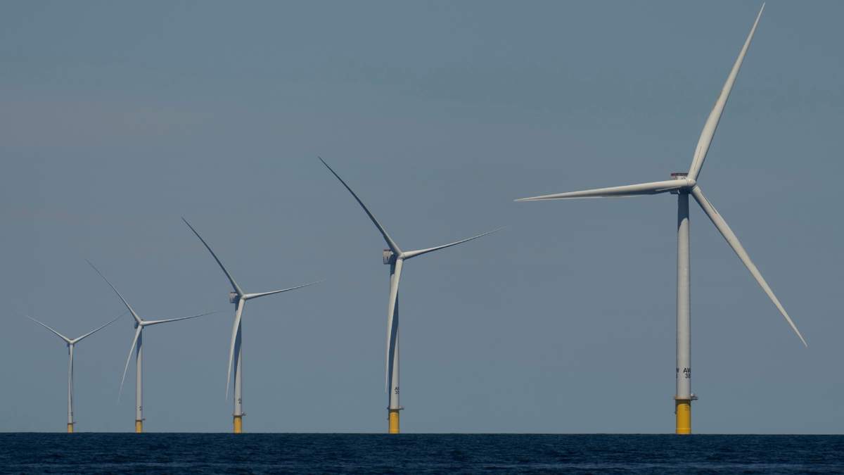 Turbinas de energía eólica en la instalación Vineyard Wind frente a la costa de Massachusetts, el 19 de julio del 2025