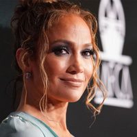 ¡Intacta! Jennifer López como Dios la trajo al mundo en una foto inédita