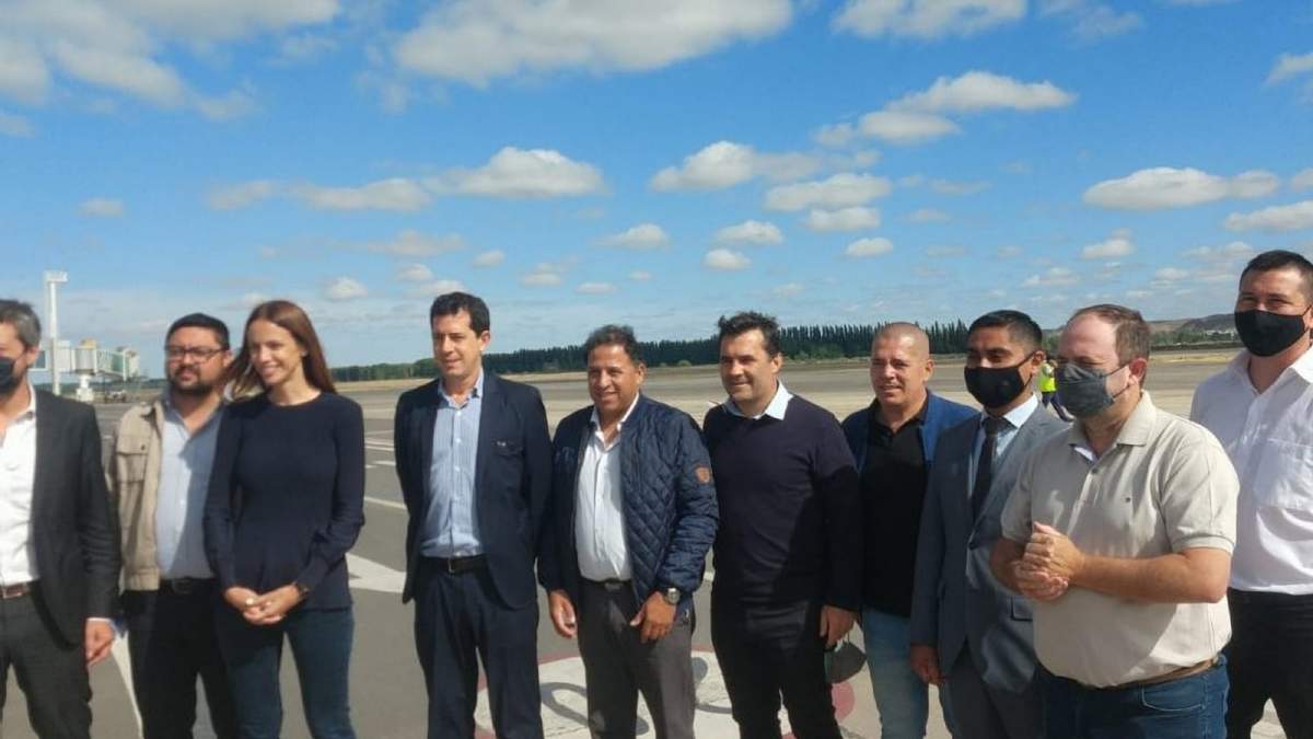 Wado De Pedro y Matías Lammens llegaron a Neuquén. Fuente: (Twitter)