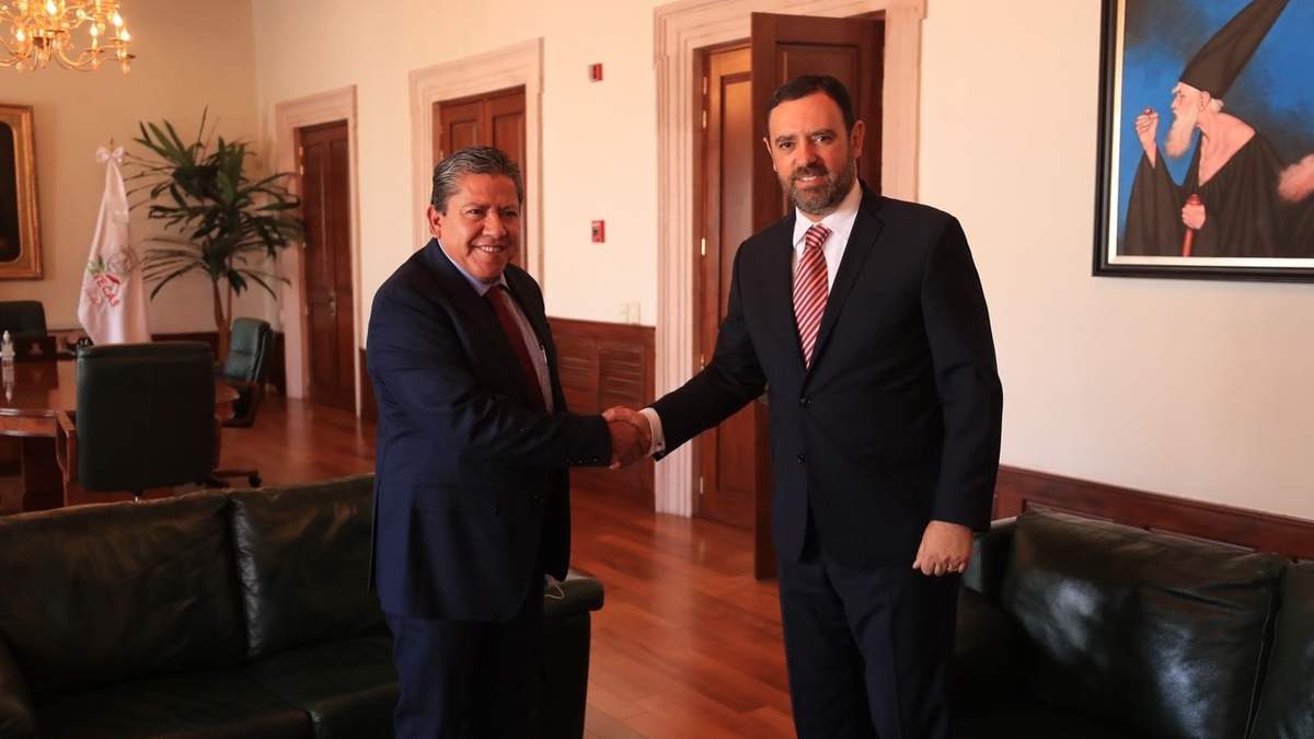 El gobernador electo, David Monreal, y el mandatario saliente, Alejandro Tello