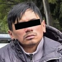 Engañan en la Roma a conductor con supuesta llanta dañada para extorsionarlo