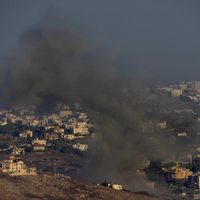 Líbano reporta 100 muertos en bombardeos israelíes