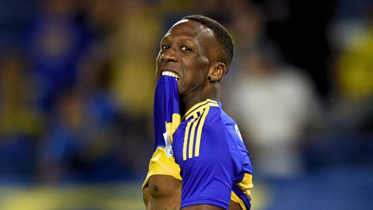 Luis Advíncula. Fuente: (X)