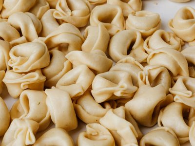 Pasta rellena: sin amasar ni ensuciar la cocina, prepará este clásico para disfrutar recién calentito