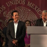 López Obrador se compromete en Veracruz a la identificación de fosas y frenar violencia