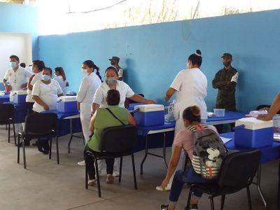 CETEG denuncia que cuatro maestros ya vacunados murieron por covid-19