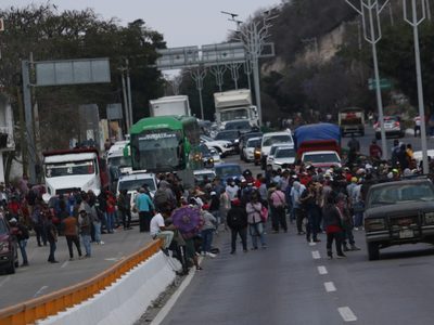 Levantan bloqueo en Autopista del Sol; duró más de nueve horas