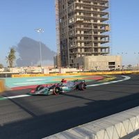 Fórmula 1: Explota instalación petrolera por supuesto ataque de misil cerca de Jeddah (Video)