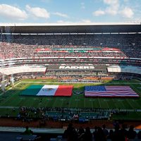AMLO sigue los pasos de Peña ante la NFL: gastar