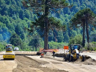 Figueroa destacó el avance de la obra de asfalto en la ruta 11 entre Villa Pehuenia y Moquehue