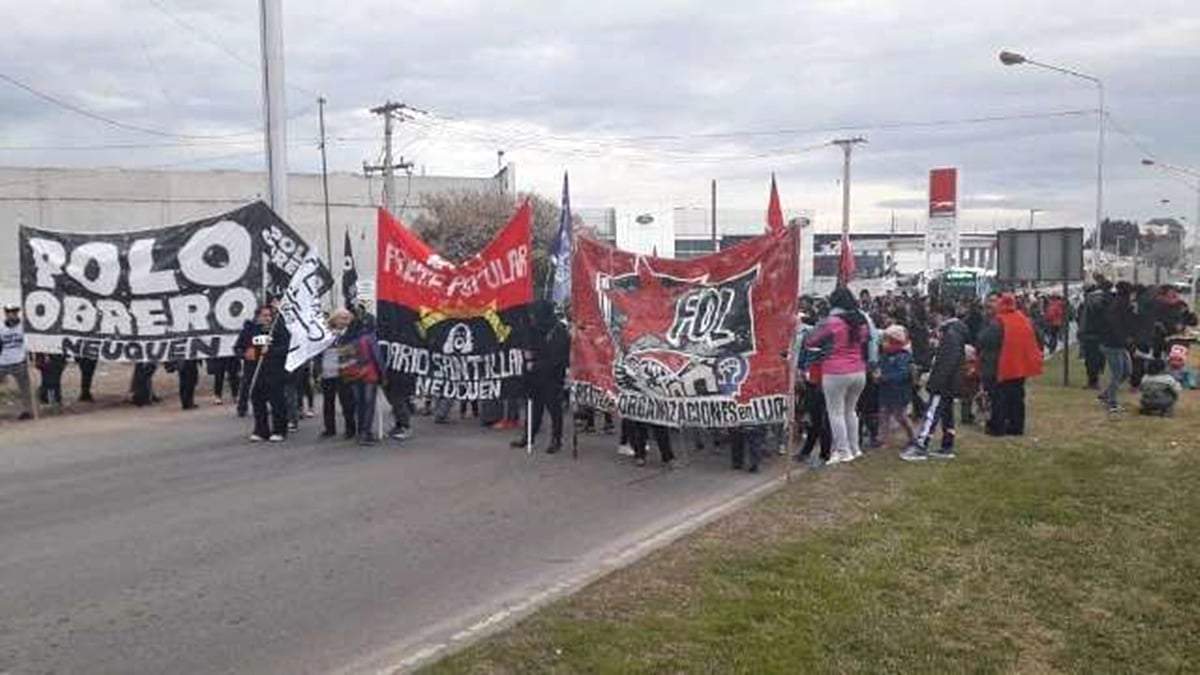Protesta de organizaciones sociales en Neuquén Capital. Fuente: (Twitter)