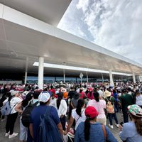 La CNTE bloquea el acceso al aeropuerto de Mérida