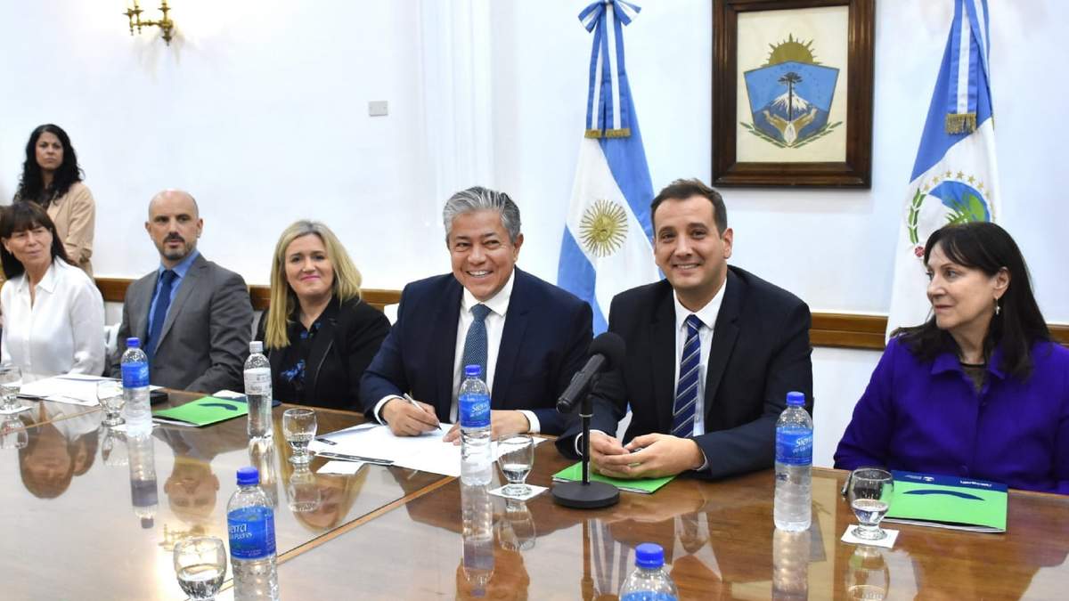 Castelli pone orden en el modo de generar capacitación y empleo. Fuente: (Prensa Gobierno)