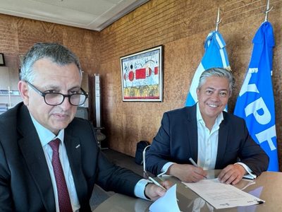 Con un aporte millonario, YPF se sumó al programa de becas provincial