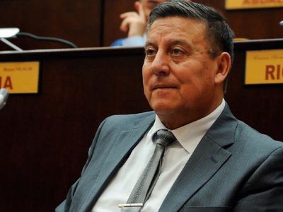 En un violento asalto comando, le robaron 15.000 dólares al diputado Raúl Muñoz