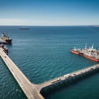 Puerto Madryn se afianza como nodo estratégico del Oleoducto Vaca Muerta Sur