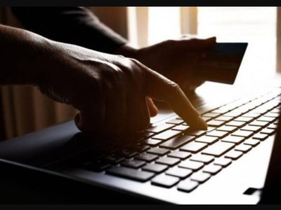 Hijo de un excomisario acusado de estafar y amenazar a mujeres que buscan trabajo