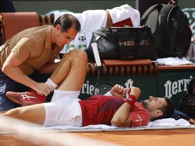 Novak Djokovic se retira de Roland Garros por una lesión