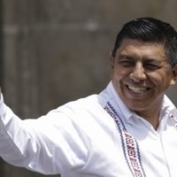 Jara impulsa en Oaxaca una ley contra la propiedad comunal