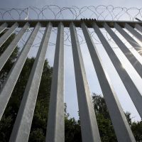 Polonia envía soldados a frontera con Bielorrusia para frenar inmigración