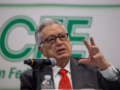 Bartlett advierte a Walmart, Femsa, Telcel y Chedraui que tendrán que comprar electricidad