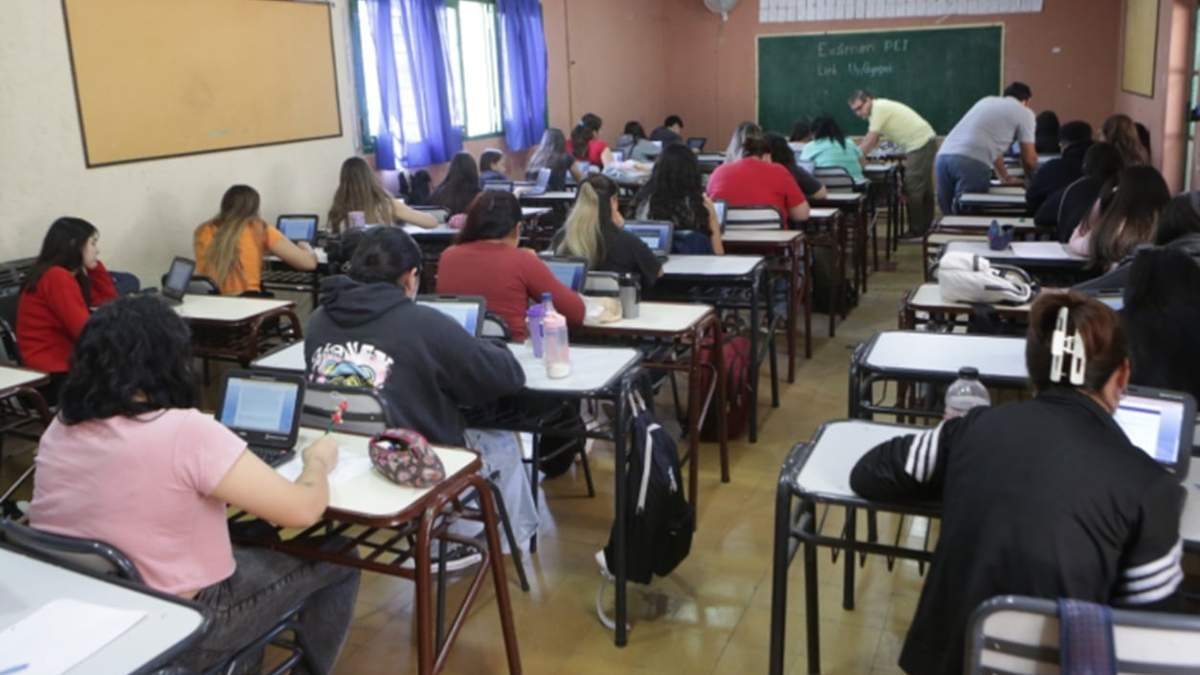 Escasean graduados de nivel terciario