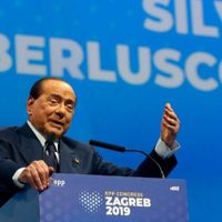 Invitadas de las fiestas "bunga bunga" de Berlusconi son llamadas a declarar como acusadas