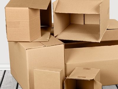 Si encontrás una caja de cartón, no la tires: convertila en este portamacetas, ideal para colgar en la pared