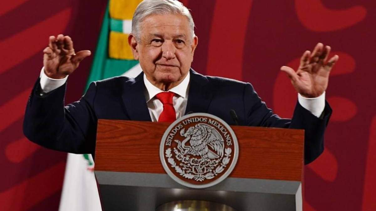 AMLO pidió al gobernador de Texas que "le baje una rayita"