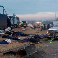 Tráiler impacta a contingente de peregrinos; mueren tres personas