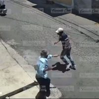 Adulto mayor se defiende con machete de asalto y lo comparan con Carlota 'N' | VIDEO