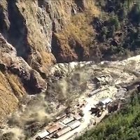 Riada por desprendimiento de un glaciar deja 26 muertos y más de 170 desaparecidos en India