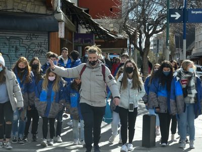 Llegaron los egresados a las calles y hoteles de Bariloche