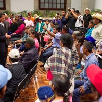 Cuando padres de desaparecidos le reclamaron a Peña... y se molestó