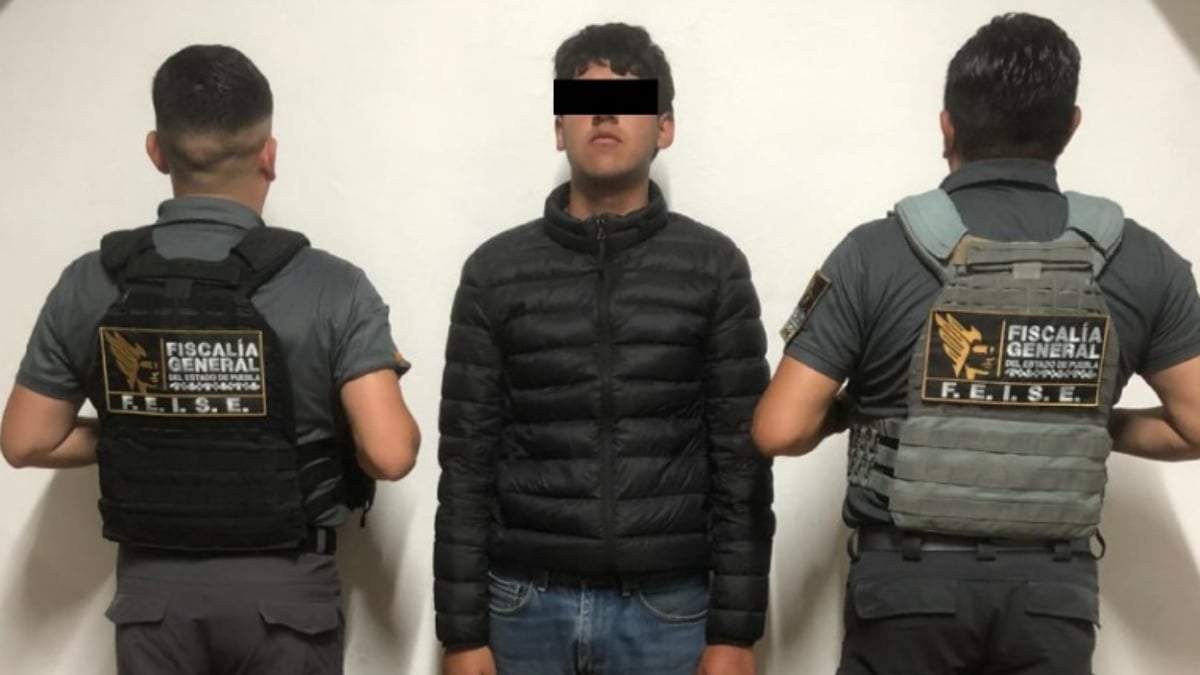 Tadeo, hijo del alcalde de Ahuazotepec, Alfredo Ramírez Hernández, fue detenido en el inmueble