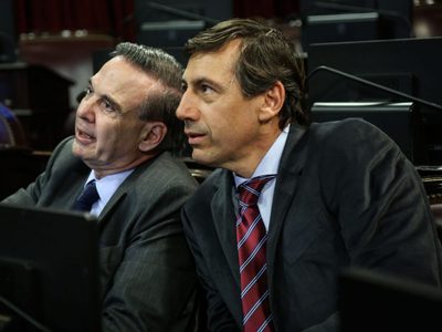 Polémica: senadores opositores se negaron a tratar decretos del Macrismo y abandonaron la sesión