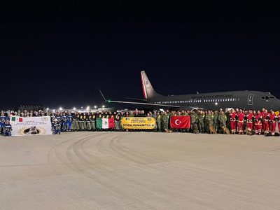 Equipo de rescate mexicano inicia su viaje rumbo a Turquía