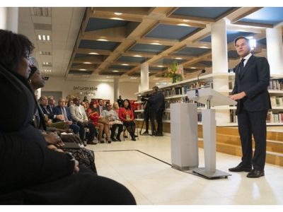 Premier Rutte se disculpa por papel de Holanda en esclavitud