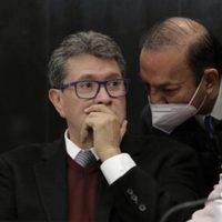 Crean comisión especial sobre detención de del Río; Monreal busca salida política