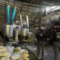 Así es el narcolaboratorio de casi 3 mil mdp que fue desmantelado en Michoacán