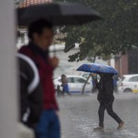 Arreciarán lluvias, viento y frío este martes; alerta por descargas eléctricas y granizo